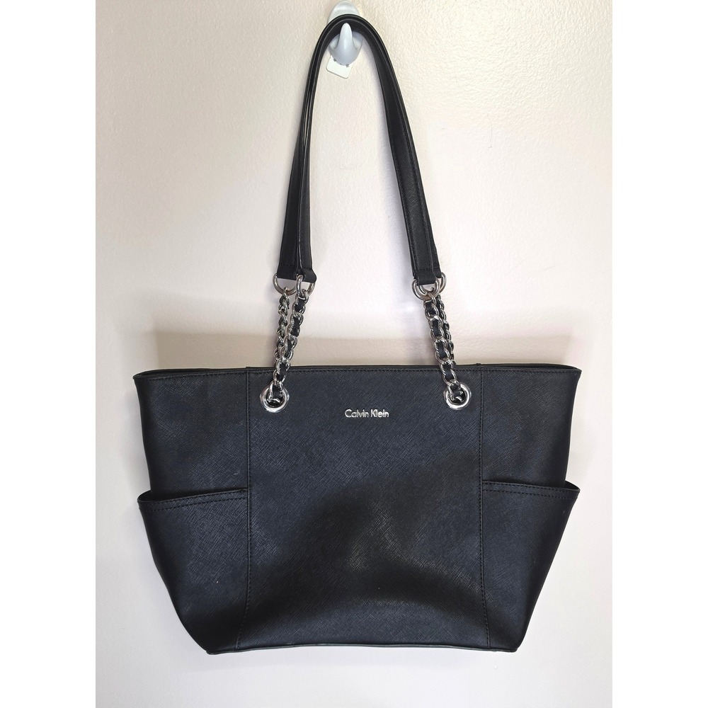 Calvin Klein Corporate Chic Chain Tote Bag Medium Saffiano Minimalist Black